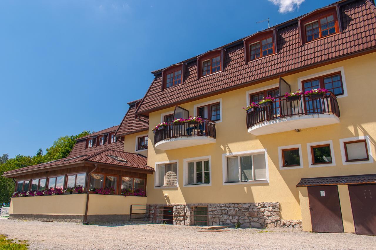 Hotel Na Pláži Horní Planá Esterno foto